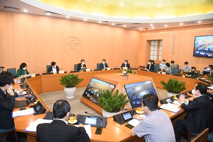 Phó Thủ tướng Chính phủ Vũ Đức Đam làm việc với TP Hà Nội về công tác phòng, chống dịch trên địa bàn.