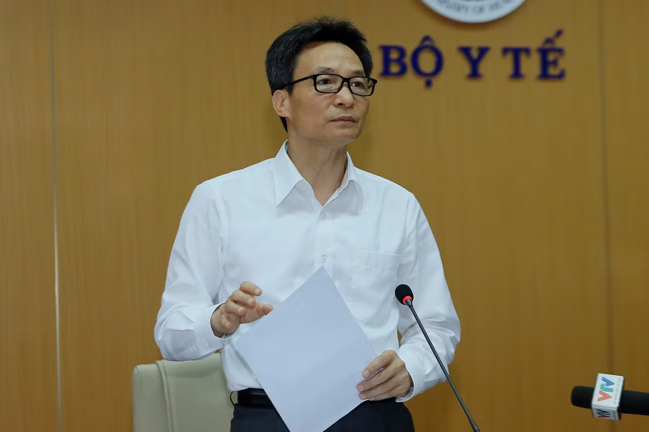 Phó Thủ tướng Vũ Đức Đam kêu gọi người dân thực hiện nghiêm các hướng dẫn của ngành y tế để phòng, chống dịch bệnh COVID-19. Ảnh: VGP/Đình Nam