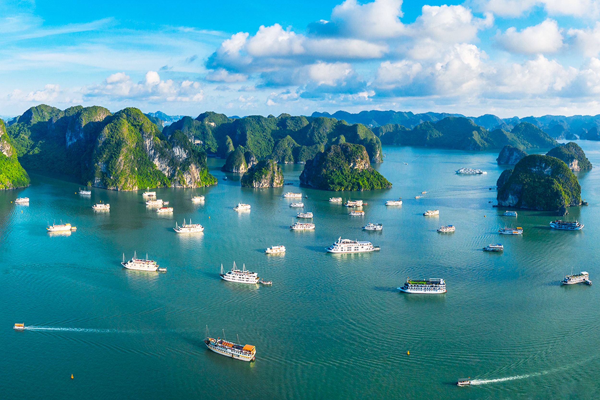 Không gian đất liền và biển