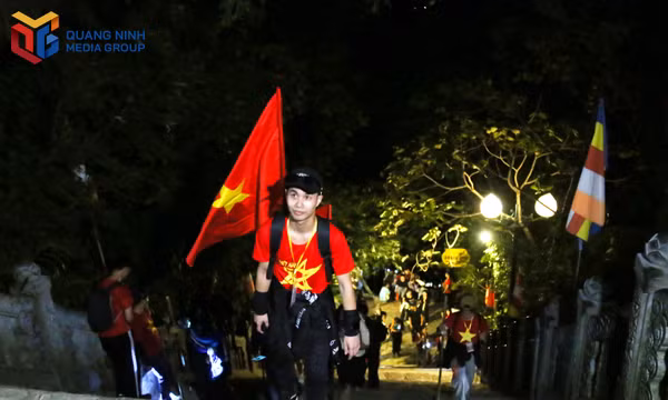 Chinh phục đỉnh non thiêng