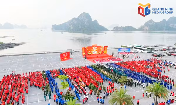 Quảng Ninh sôi động hưởng ứng chương trình “Cùng Việt Nam tiến bước”