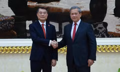Thủ tướng Chính phủ Lê Minh Hưng và Thủ tướng Campuchia Hun Manet. (Ảnh: chinhphu.vn/Nhật Bắc) 