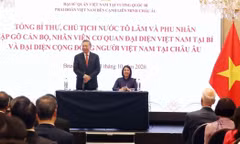 Tổng Bí thư, Chủ tịch nước Tô Lâm nói chuyện thân mật với cán bộ, nhân viên Đại sứ quán Việt Nam tại Bỉ và đại diện cộng đồng người Việt Nam tại châu Âu.