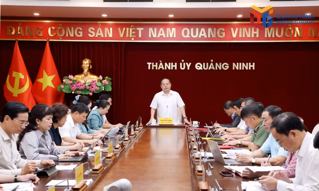 Tiếp tục nghiên cứu, ban hành chính sách nâng cao chất lượng đời sống nhân dân