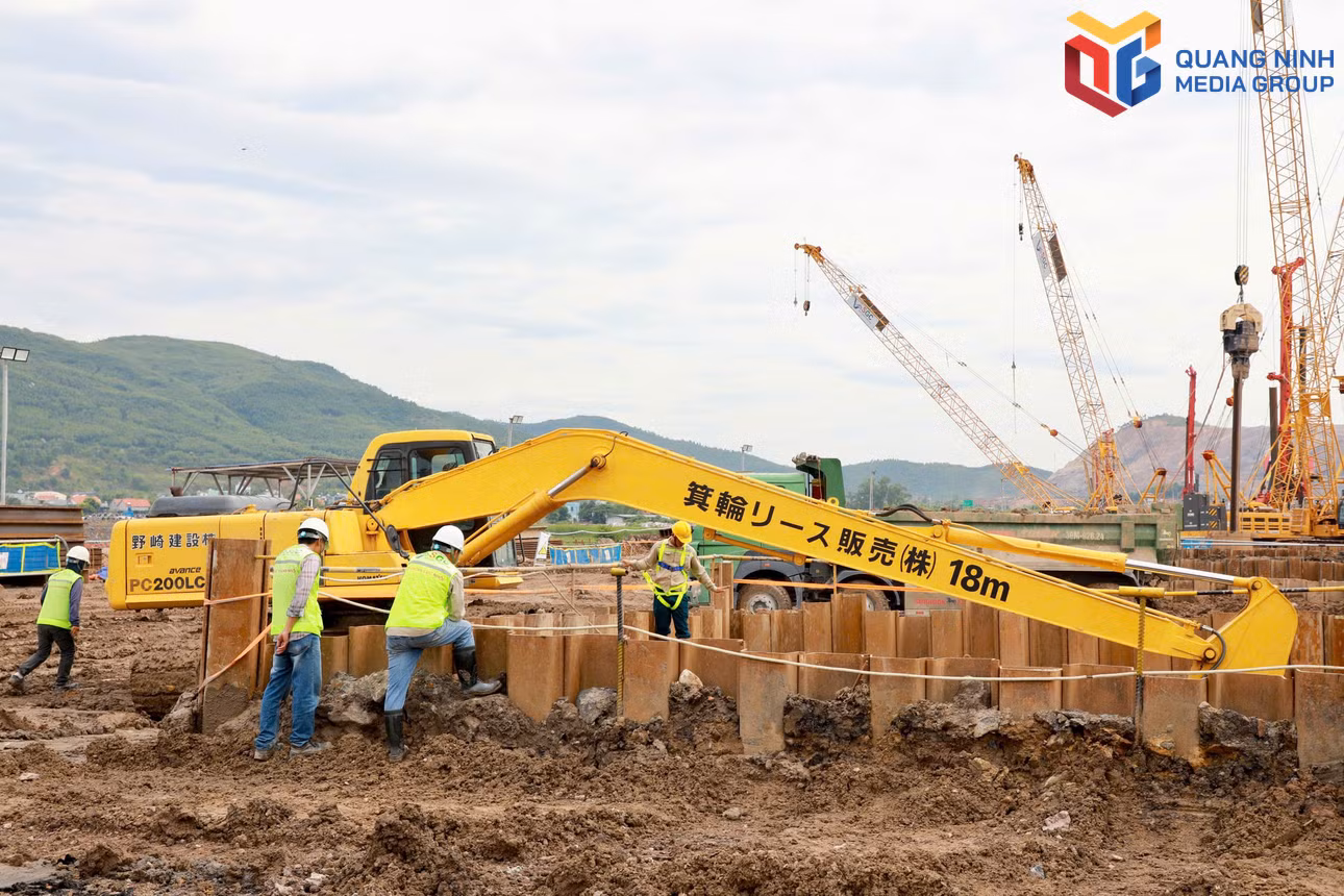 bqn_tr_cong-nhan-1.jpg