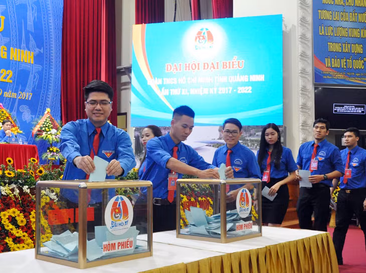 ĐVTN bỏ phiếu bầu BCH Tỉnh Đoàn, các chức danh chủ chốt, Đoàn đại biểu đi dự Đại hội Đoàn toàn quốc lần thứ XI
