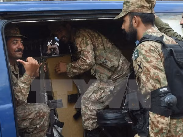  Binh sỹ Pakistan. (Ảnh: AFP/TTXVN)