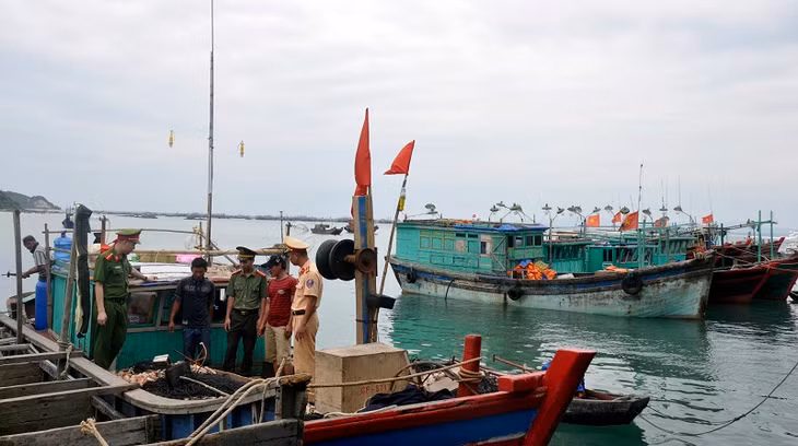 Công an huyện Cô Tô gần dân, giải quyết các nhu cầu chính đáng của công dân.