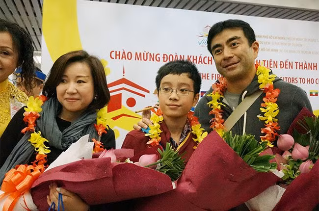 Khách du lịch quốc tế được chào đón khi đến Việt Nam. Ảnh minh họa