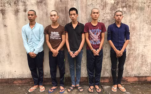 5 đối tượng tại cơ quan công an