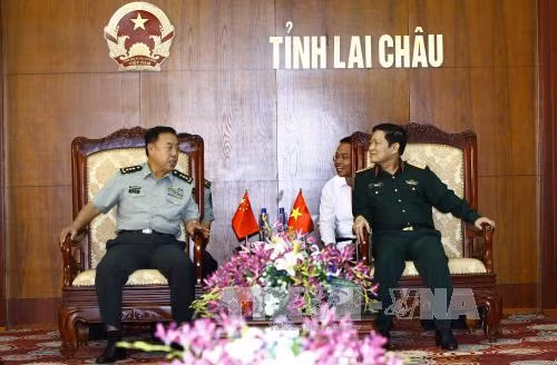Đại tướng Ngô Xuân Lịch, Ủy viên Bộ Chính trị, Phó Bí thư Quân ủy Trung ương, Bộ trưởng Bộ Quốc phòng tiếp Thượng tướng Phạm Trường Long, Ủy viên Bộ Chính trị, Phó Chủ tịch Quân ủy Trung ương Trung Quốc. Ảnh: An Đăng – TTXVN