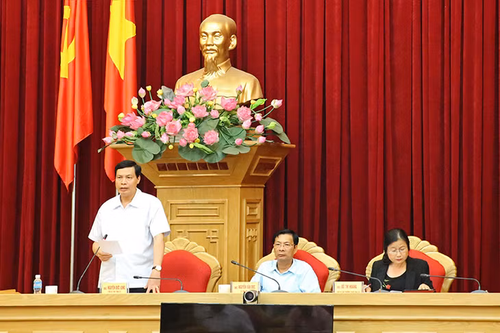 Đồng chí Nguyễn Đức Long, Phó Bí thư Tỉnh ủy, Chủ tịch UBND tỉnh tham gia ý kiến tại hội nghị