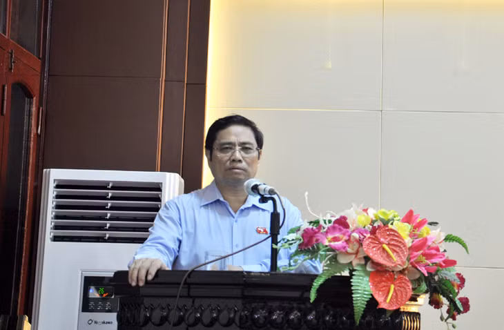 Đồng chí Phạm Minh Chính, Ủy viên Bộ Chính trị, Bí thư T.Ư Đảng, Trưởng Ban Tổ chức T.Ư tiếp xúc cử tri TP Móng Cái.