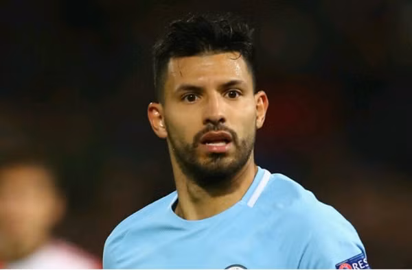  Aguero gặp tai nạn xe tại Hà Lan.