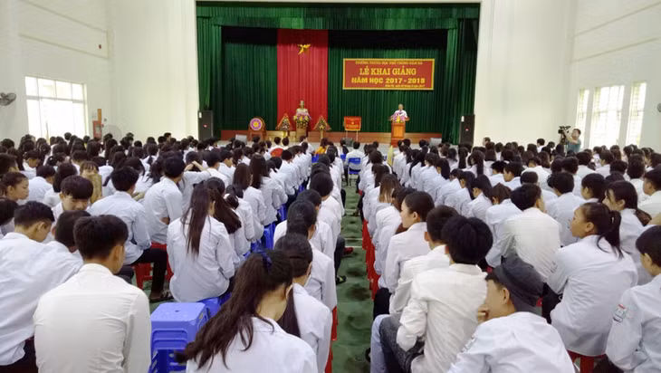 Học sinh trường THPT Đầm Hà trong lễ khai giảng năm học mới 2017-2018 (Ảnh: Minh Hải-Trung tâm 
