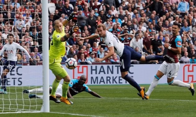  Harry Kane là cầu thủ người Anh duy nhất có mặt trong danh sách 55 cầu thủ lọt đề cử hay nhất năm 2017 của FIFA
