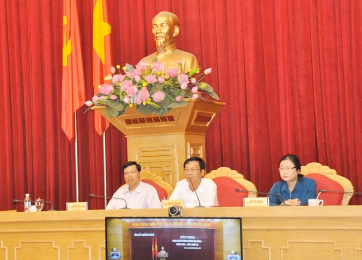 Đồng chí Nguyễn Văn Đọc, Bí thư Tỉnh ủy, Chủ tịch HĐND tỉnh phát biểu chỉ đạo hội nghị