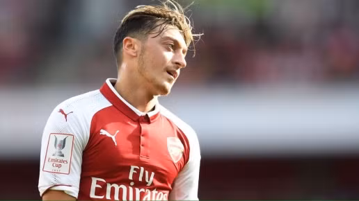  Ozil đã nghỉ hai trận đấu gần nhất của Arsenal tại Ngoại hạng Anh và League Cup.