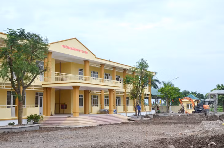 Trường Mầm non Yên Thọ được thị xã Đông Triều đầu tư xây dựng đạt chuẩn Quốc gia mức độ 2. 