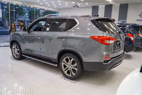 Rexton 2017 được SsangYong tích hợp nhiều công nghệ hỗ trợ người lái