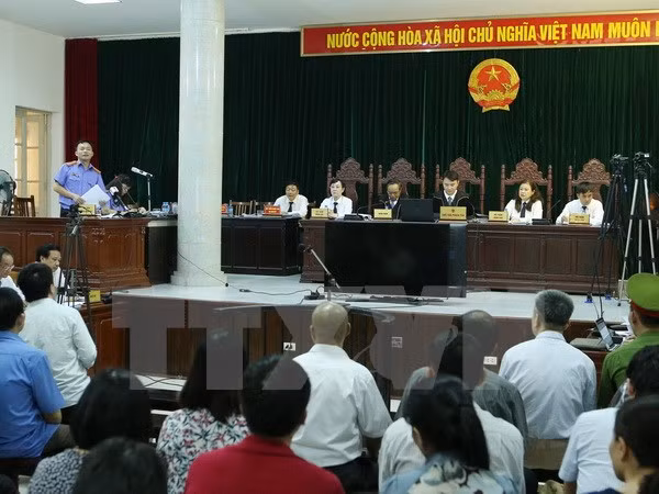 Quang cảnh phiên tòa. (Ảnh: Doãn Tấn/TTXVN)