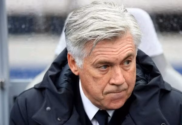 Ancelotti tri ân đội bóng cũ.