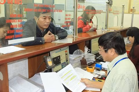 Người nộp thuế có thể nộp lệ phí trước bạ qua ngân hàng điện tử hoặc nộp tiền mặt, chuyển khoản tại quầy giao dịch của ngân hàng, Kho bạc Nhà nước. (ảnh minh họa)