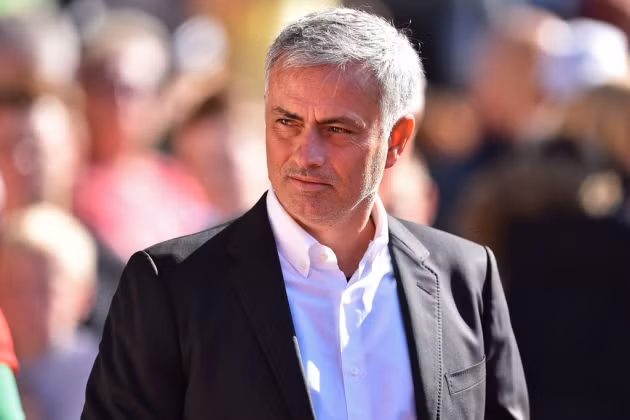  Mourinho trắng án.