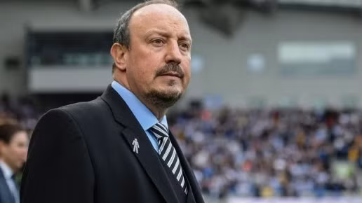  Benitez nhận ra điểm yếu chí mạng của Liverpool.