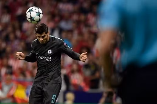  Morata lại khiến CĐV Chelsea nức lòng với bàn thắng vào lưới Atletico.