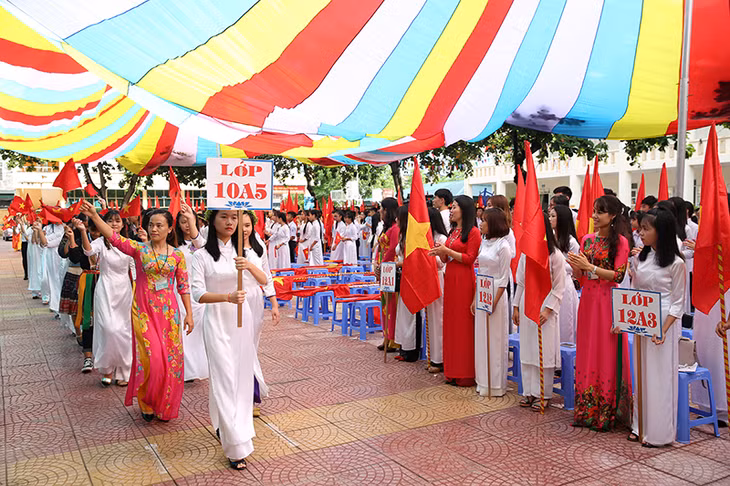Năm học 2017- 2018, Trường THPT Hoành Bồ có 257 em học sinh vào lớp 10.