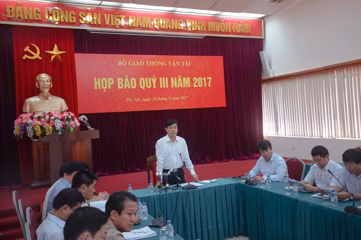 Thứ trưởng Bộ GTVT thừa nhận các sai phạm trong các dự án BOT thời gian vừa qua. Ảnh: VGP/Phan Trang