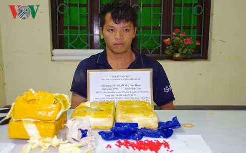 Đối tượng Cư Chăn Ly cùng tang vật bị bắt giữ tại cơ quan chức năng