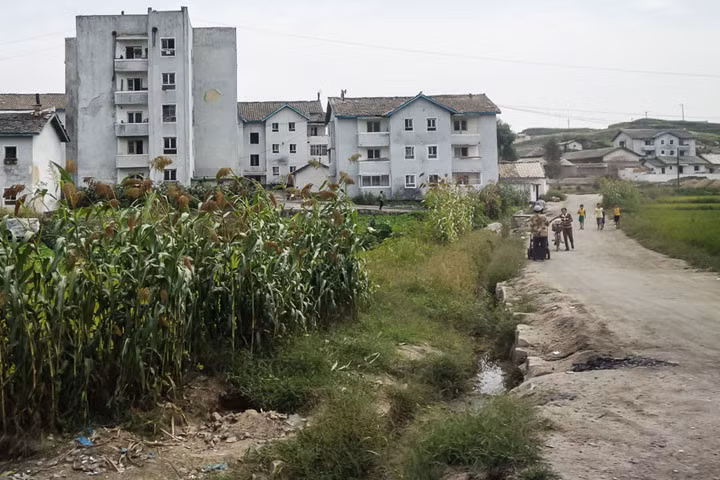  Vùng nông thôn ở phía đông Kaesong dọc theo khu phi quân sự giữa 2 miền trên bán đảo Triều Tiên.