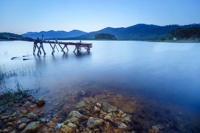Ve đẹp huyền ảo, trữ tình ở hồ Yên Trung.