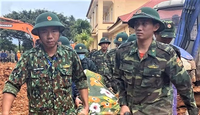 Đã có 15 thi thể được tìm thấy tại hiện trường vụ sạt lở ở Đoàn 337. Ảnh: CTV. 
