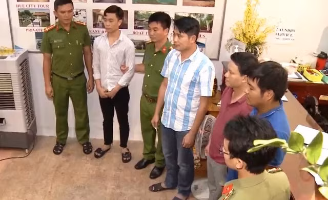 Các đối tượng bị bắt giữ.