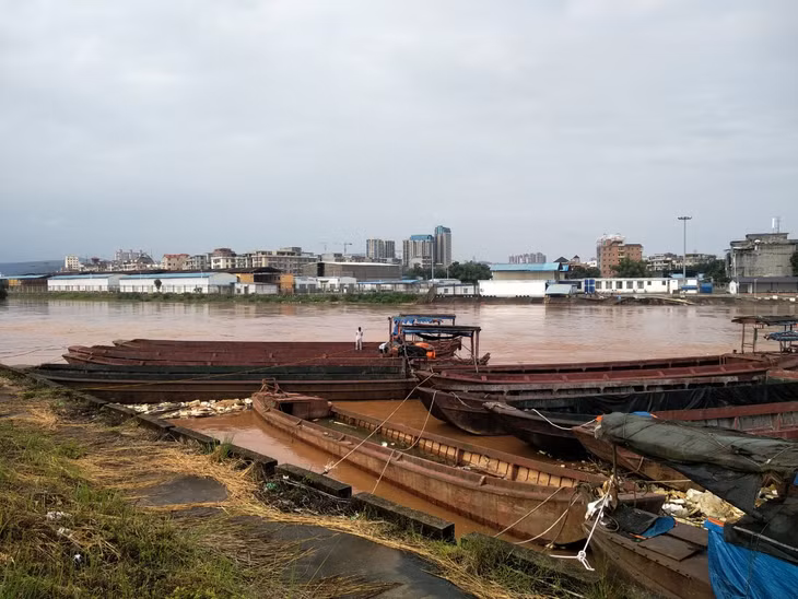Các chủ đò chằng chống đò