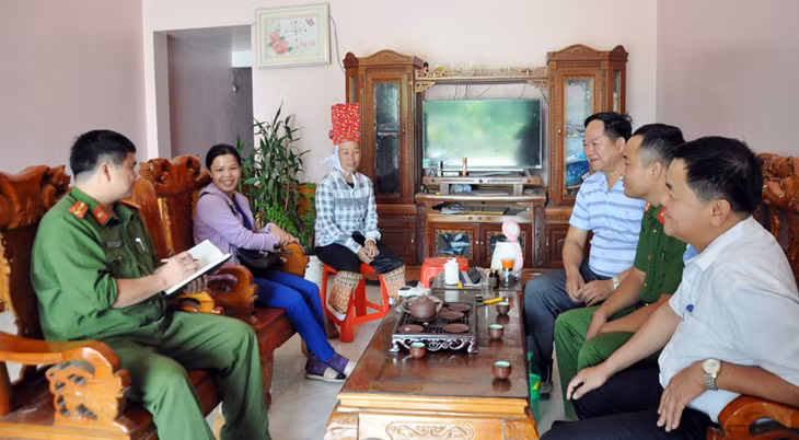 Công an xã Quảng Lâm tuyên truyền đến người dân về công tác đảm bảo an ninh trật tự 
