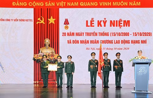 Lễ đón nhận Huân chương Lao động hạng Nhì của Tổng Công ty Viễn thông Viettel.
