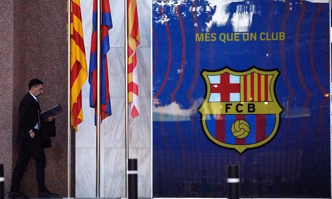Bartomeu rời ghế chủ tịch Barca sau năm năm. Ảnh: EPA