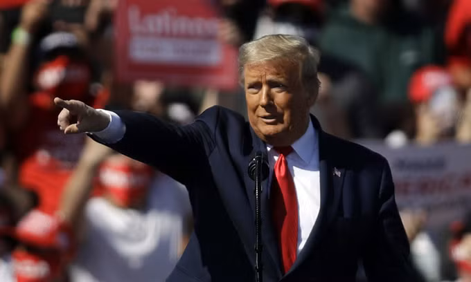 Tổng thống Mỹ Donald Trump vận động tranh cử ở Bullhead City, Arizona hôm 28/10. Ảnh: AFP.