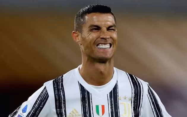  Ronaldo hết hy vọng đối đầu Messi ở lượt trận này.