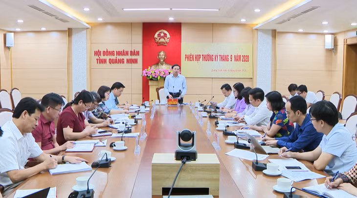 Quang cảnh cuộc họp.
