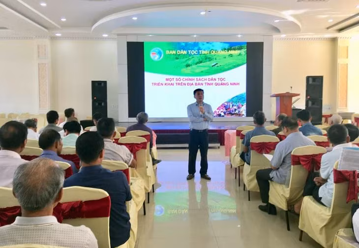 Ban Dân tộc tỉnh tổ chức Hội nghị tập huấn nâng cao kiến thức, kỹ năng cho đội ngũ người có uy tín trong đồng bào DTTS trên địa bàn tỉnh.