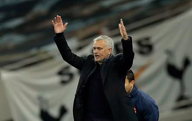 Mourinho hiếm khi để mất điểm khi tạo lợi dẫn sớm trong giai đoạn đầu sự nghiệp. Ảnh: AP.