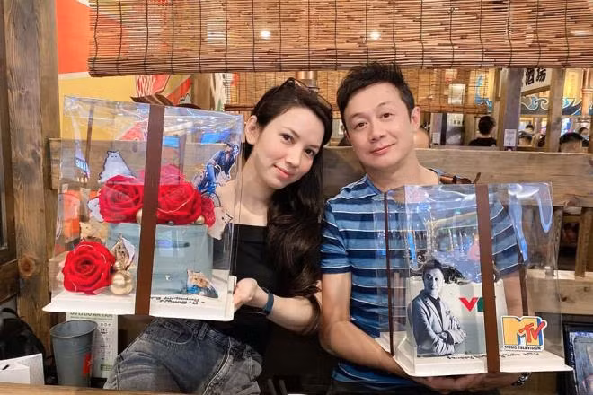 Hồng Nhung sinh năm 1988, mang 2 dòng máu Pháp - Việt và từng theo học ở trường ĐH Sân khấu Điện ảnh. Cô từng là thí sinh dự thi Hoa hậu Việt Nam 2008.