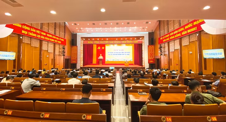 Quang cảnh hội nghị tập huấn