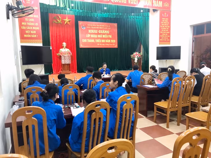 Lớp học tiếng Anh miễn phí ở Trường THCS Bắc Sơn, phường Bắc Sơn, TP Uông Bí.