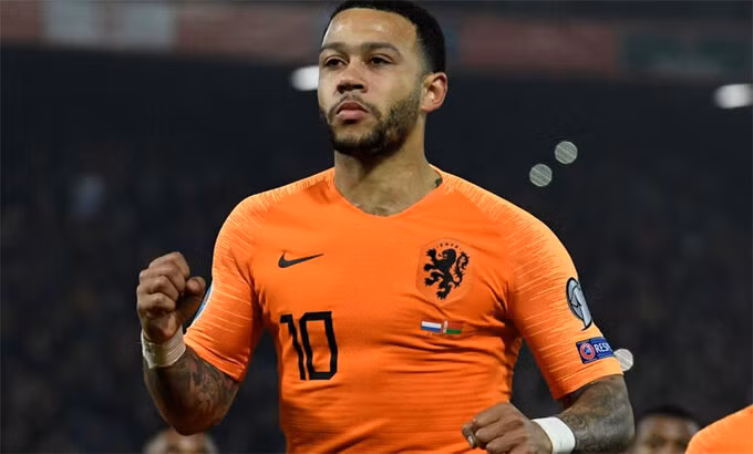 Depay là trò cưng một thời của Koeman ở tuyển Hà Lan. Ảnh: Reuters.
